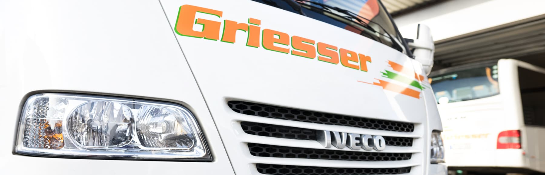 Reisebus von Griesser unterwegs in der Region Südbaden